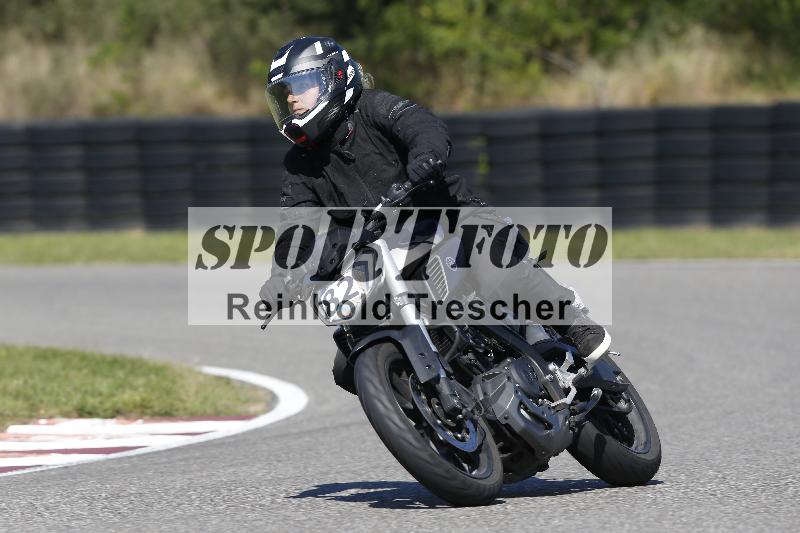 /Archiv-2025/48 25.08.2025 Cornu Master School ADR/gruen-vert/82